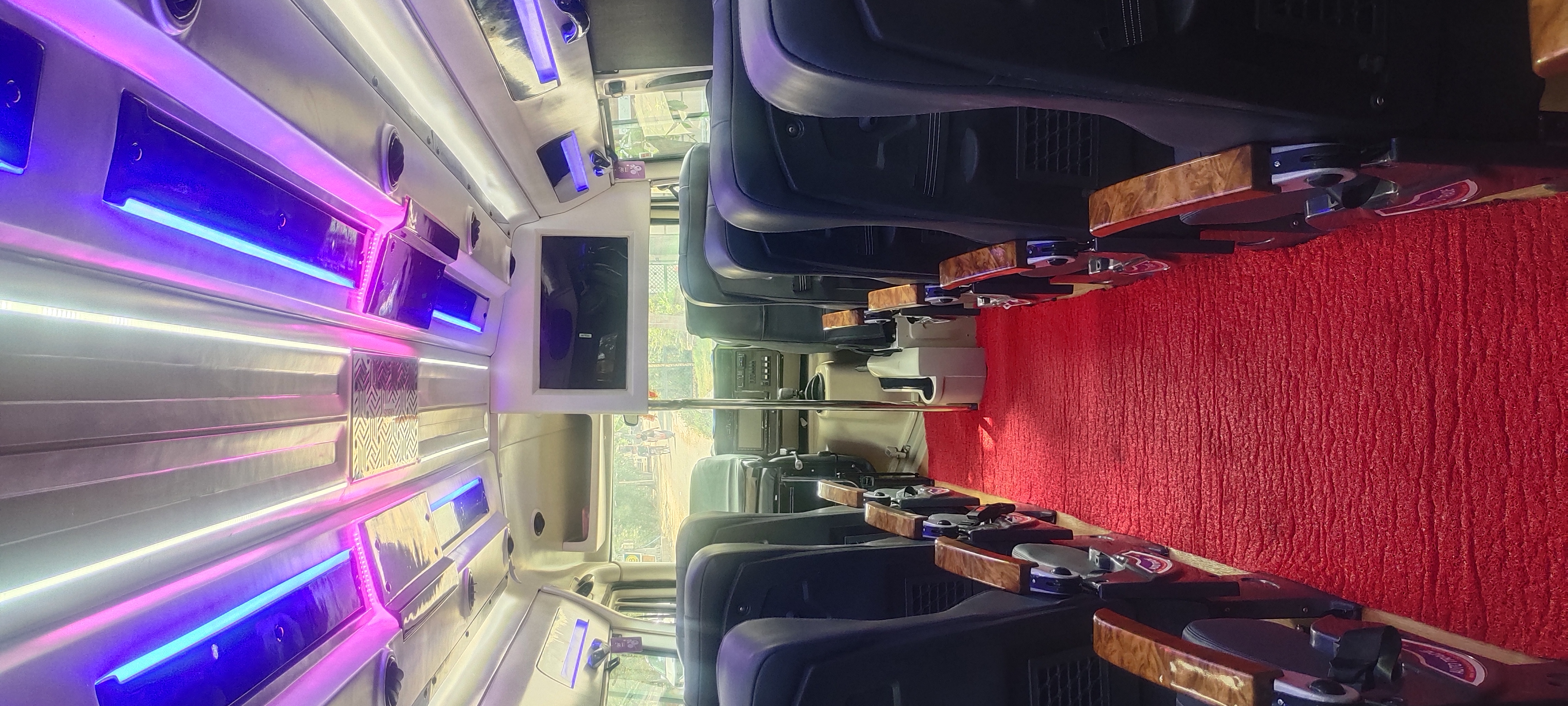 12+1 Seater Tempo Traveller